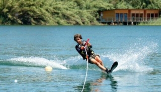  Esquí acuático para niños 